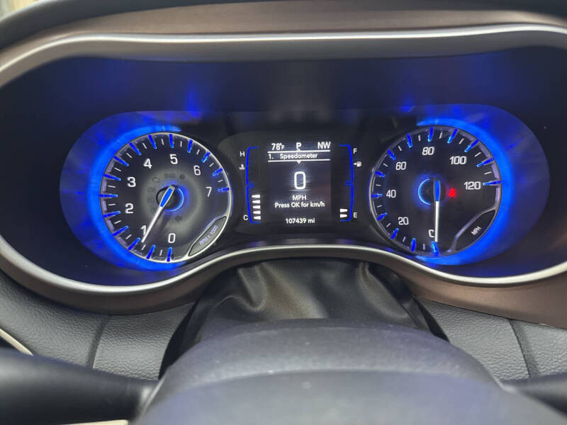 2023 Chrysler Voyager LX