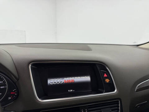 2011 Audi Q5 2.0T quattro Premium Plus