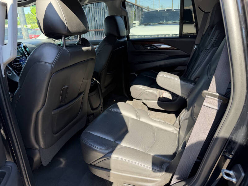 2017 Cadillac Escalade Standard
