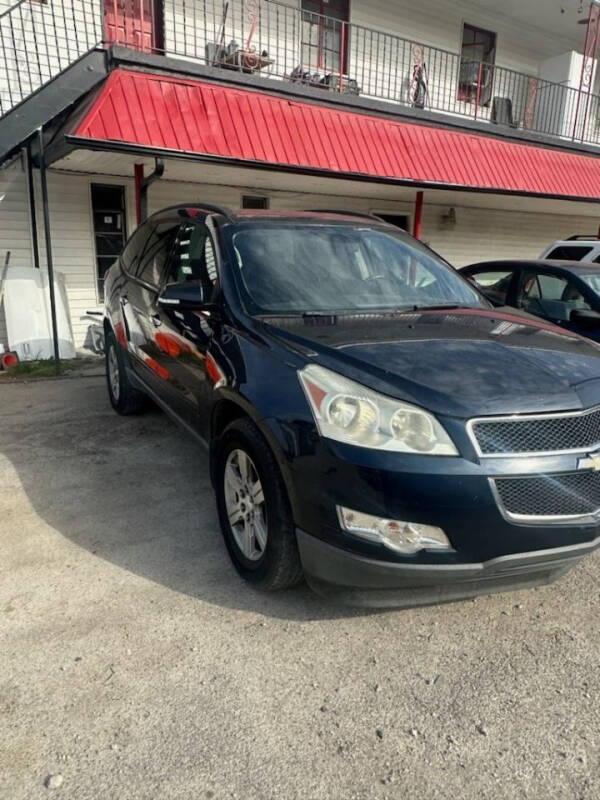 2010 Chevrolet Traverse for sale at LEE'S USED CARS INC in Ashland KY