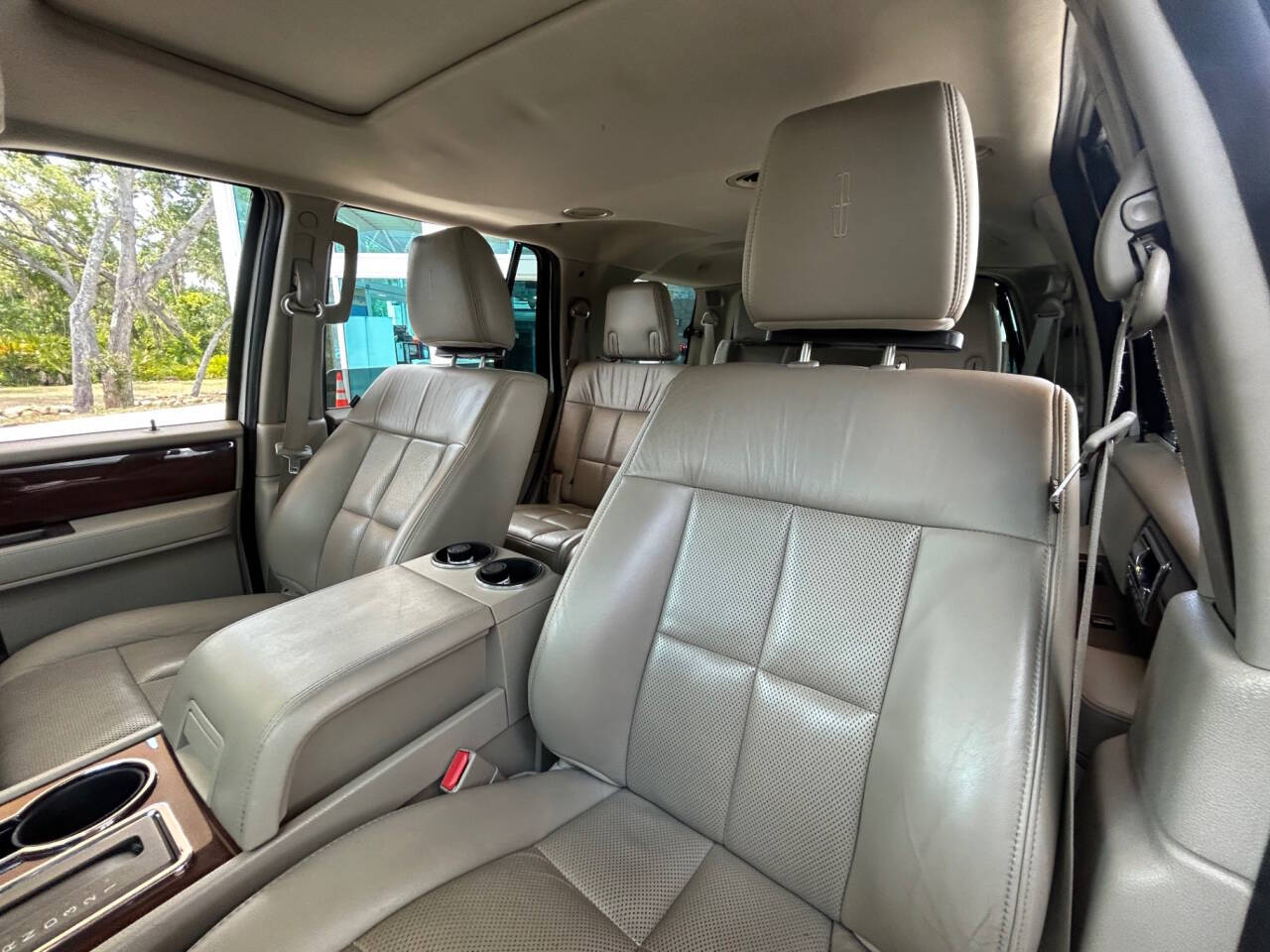 2014 Lincoln Navigator 26