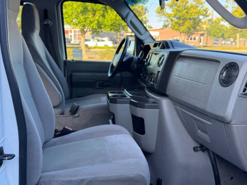 2012 Ford E-Series E-350 SD