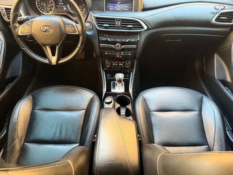 2017 Infiniti QX30