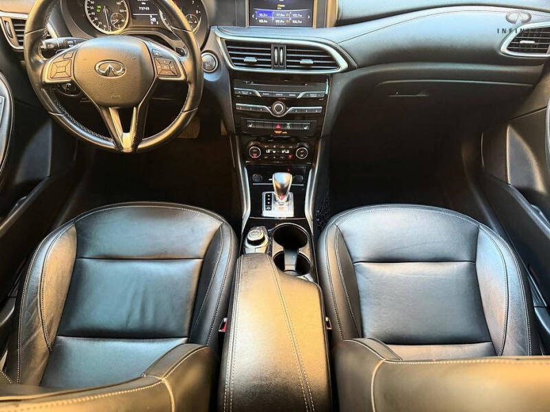 2017 Infiniti QX30