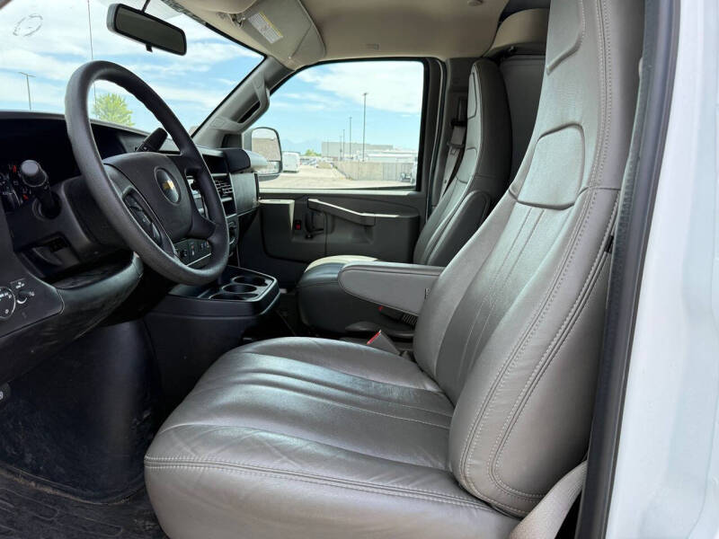 2025 Chevrolet Express 2500