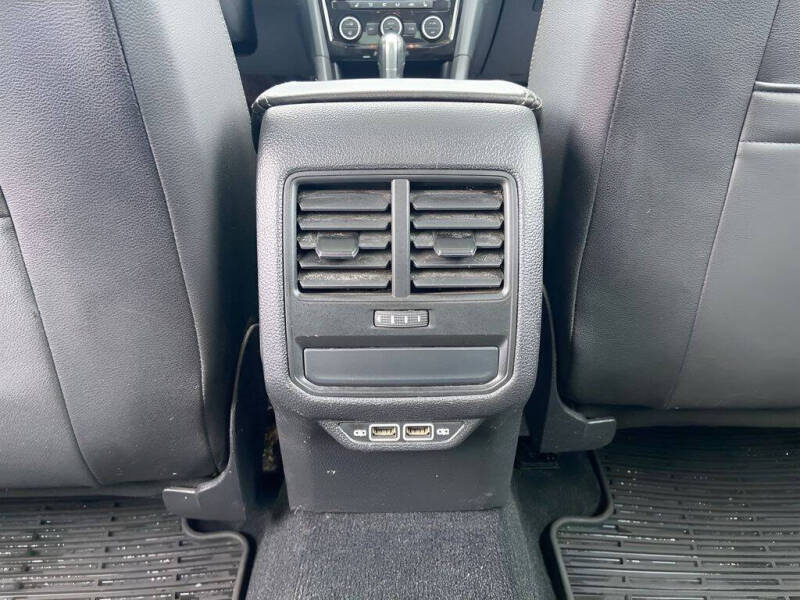 2020 Volkswagen Passat R-Line