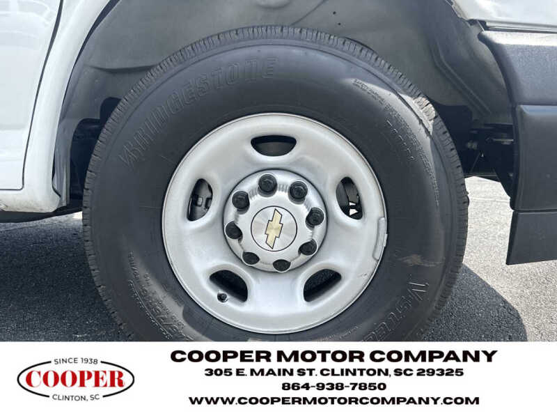 2025 Chevrolet Express LS 3500