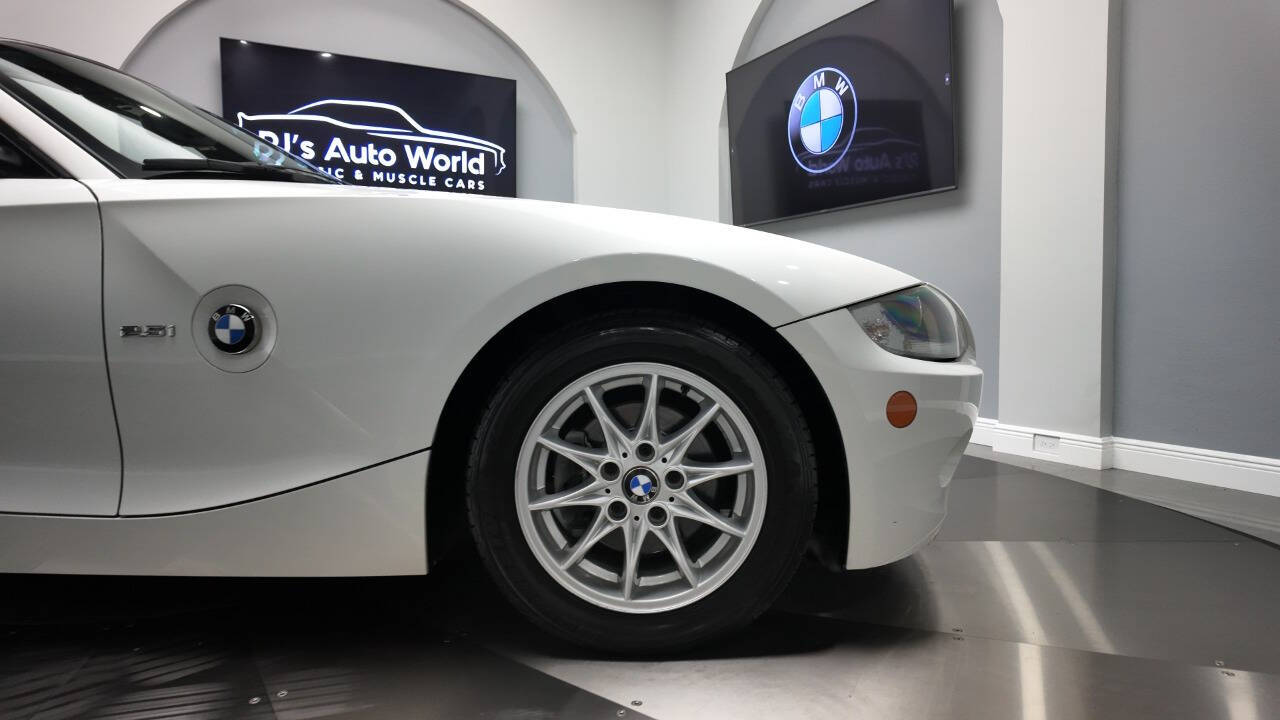 2005 BMW Z4 13