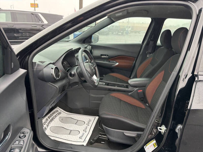 2021 Nissan Kicks SR