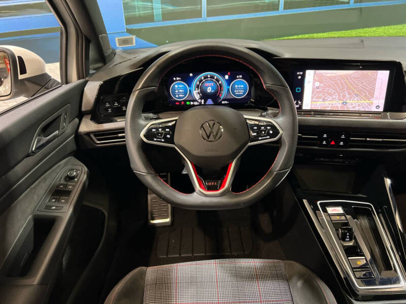 2024 Volkswagen Golf GTI SE