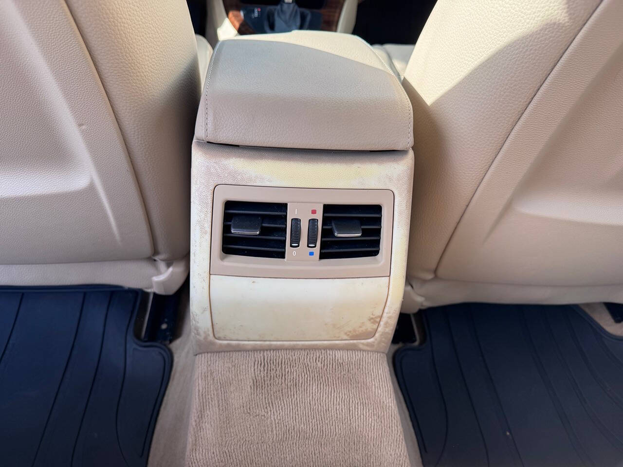 2011 BMW 3 Series 15