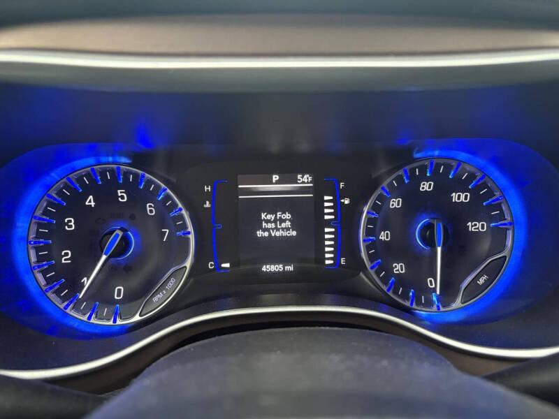 2022 Chrysler Voyager LX