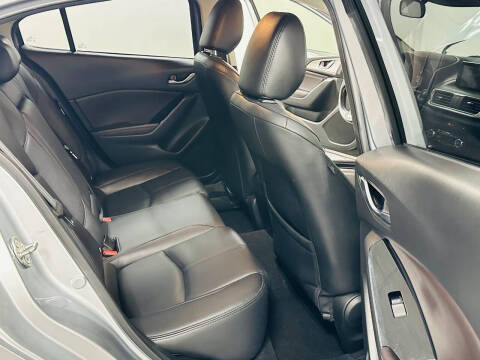 2018 Mazda MAZDA3 Touring