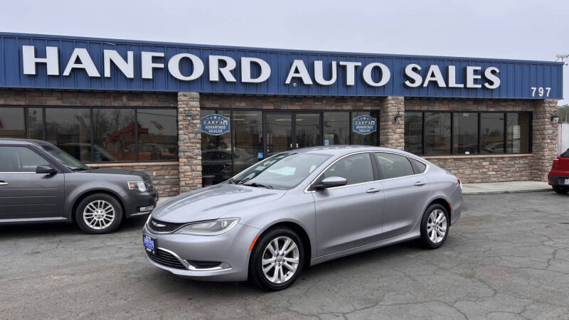 2015 Chrysler 200 Limited's photo