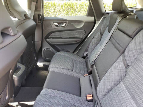 2025 Volvo XC60 B5 Core Dark Theme