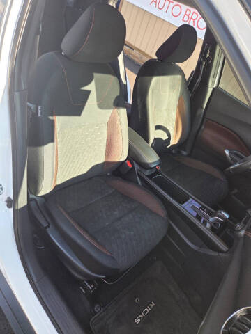 2021 Nissan Kicks SR