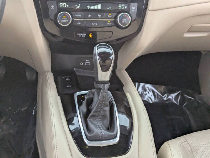 2020 Nissan Rogue SL