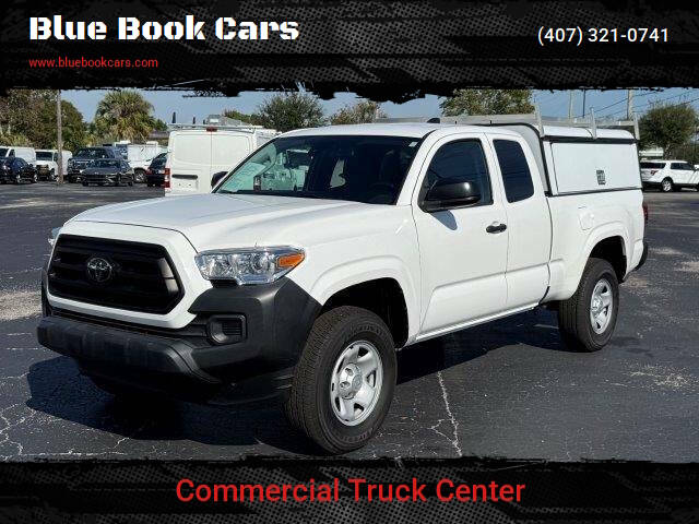 2022 Toyota Tacoma SR's photo