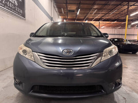 2016 Toyota Sienna XLE Premium 8-Passenger