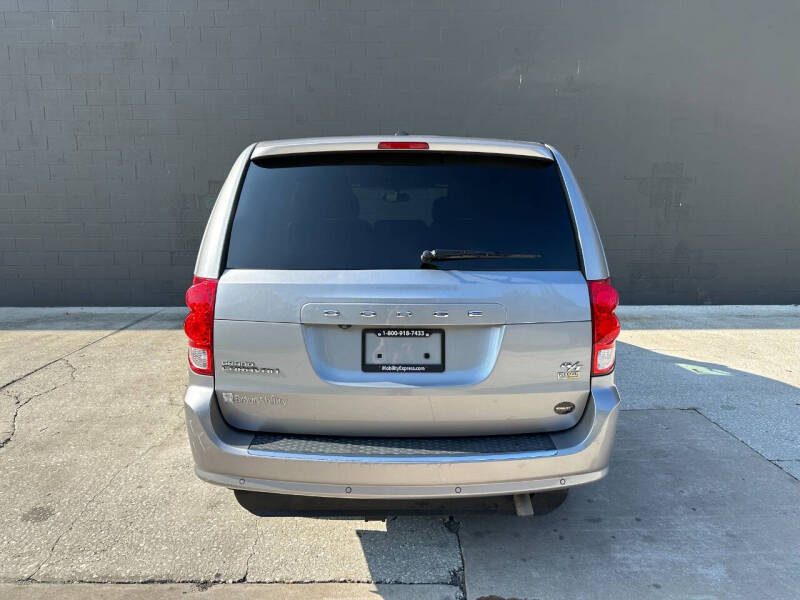 2014 Dodge Grand Caravan R/T