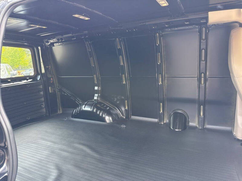 2025 Chevrolet Express 2500