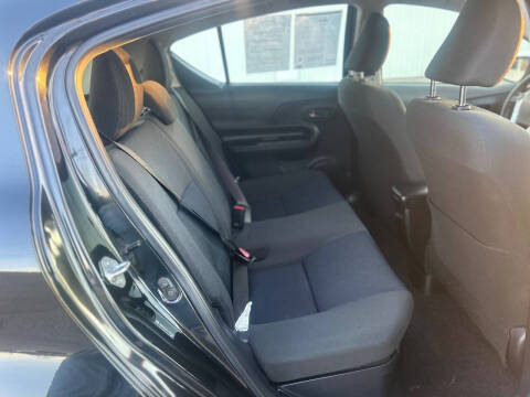 2016 Toyota Prius c Two