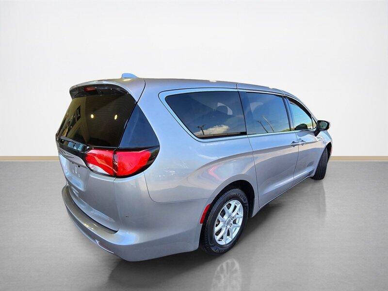2017 Chrysler Pacifica LX