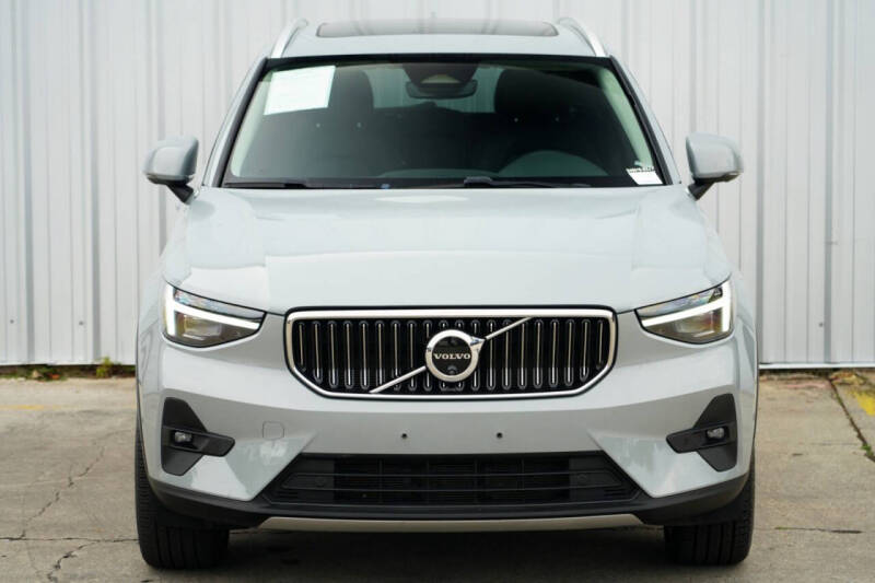 2024 Volvo XC40 B5 Plus Bright Theme