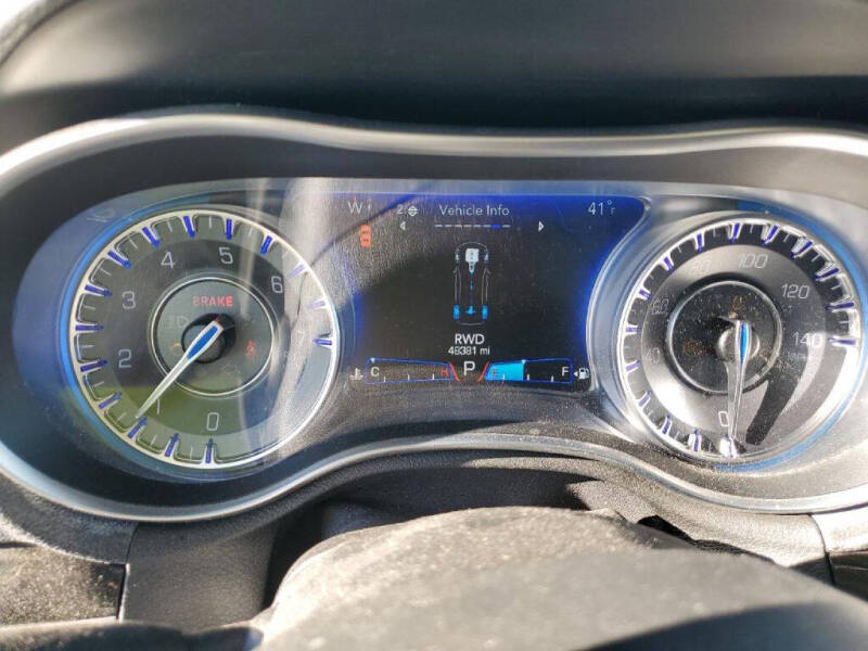 2016 Chrysler 300 Limited