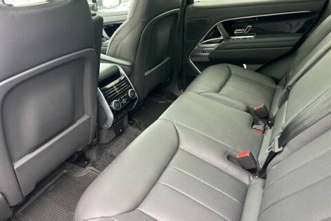 2025 Land Rover Range Rover P400 SE