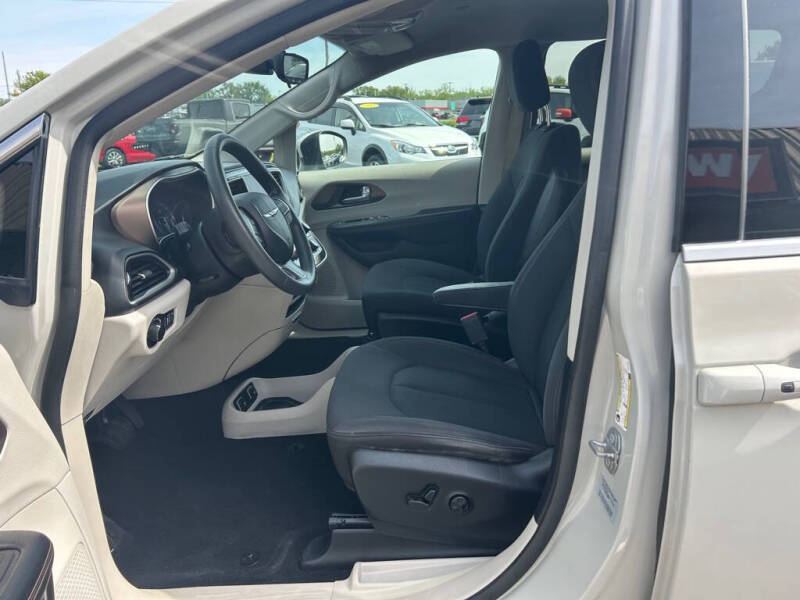 2017 Chrysler Pacifica Touring