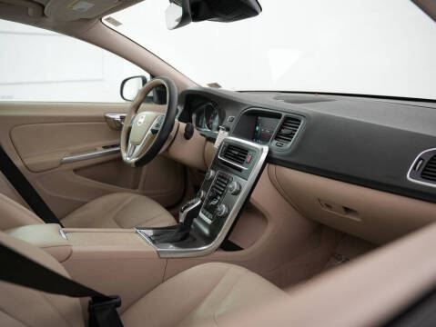 2015 Volvo S60 T5 Drive-E Platinum