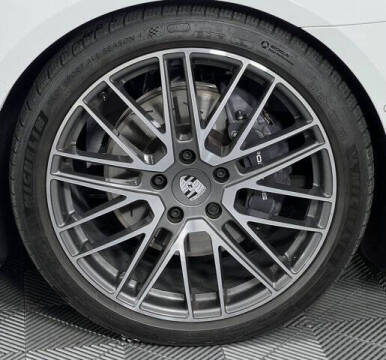 2025 Porsche Panamera 4