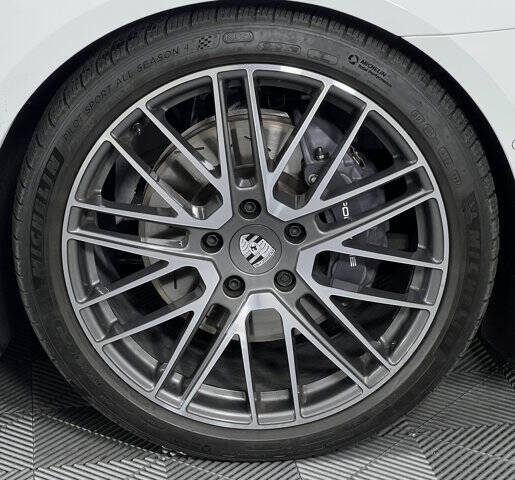 2025 Porsche Panamera 4