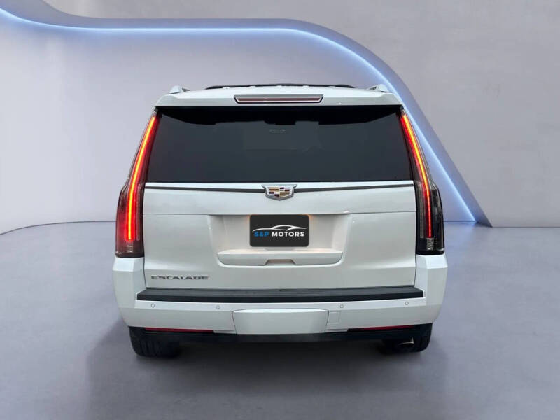 2017 Cadillac Escalade ESV Luxury