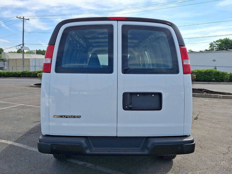 2026 Chevrolet Express 2500