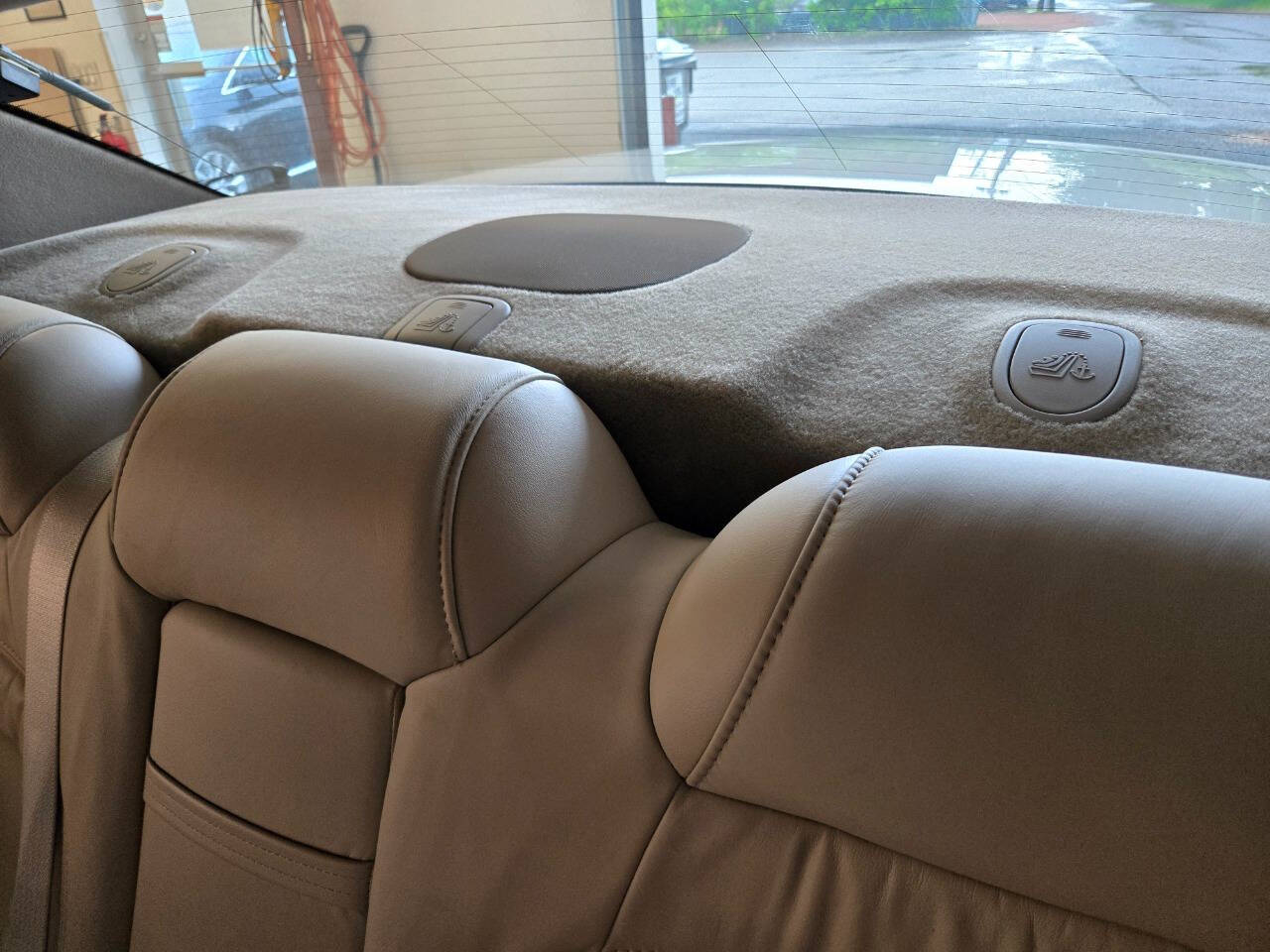 2002 Cadillac DeVille 84