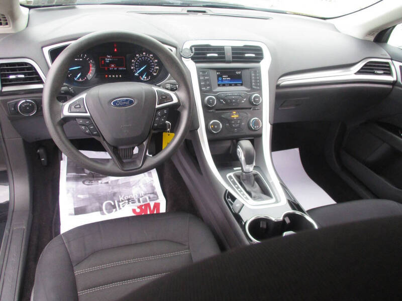 2014 Ford Fusion SE