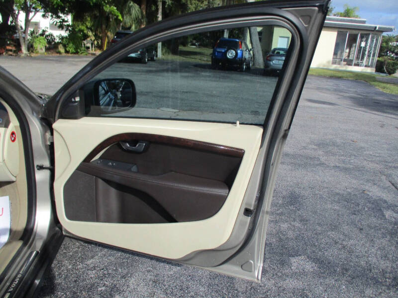 2012 Volvo XC70 T6 Premier Plus