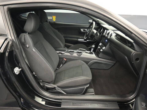 2021 Ford Mustang EcoBoost