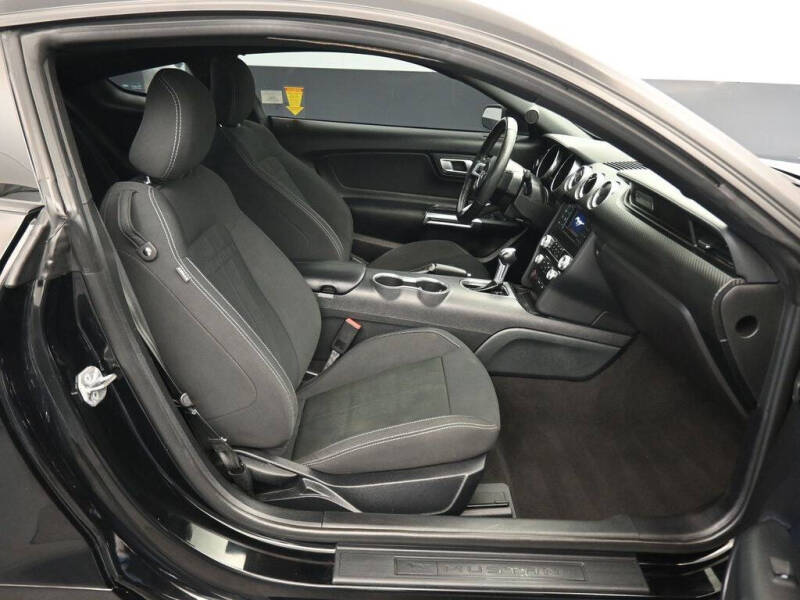 2021 Ford Mustang EcoBoost