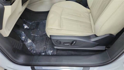 2022 Audi e-tron quattro Premium