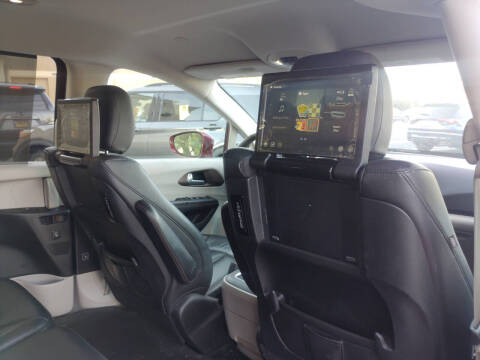 2017 Chrysler Pacifica Touring-L Plus
