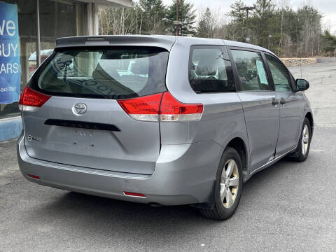 2011 Toyota Sienna Base 7-Passenger