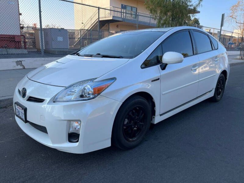 2011 Toyota Prius for sale at Singh Auto Outlet in North Hollywood CA