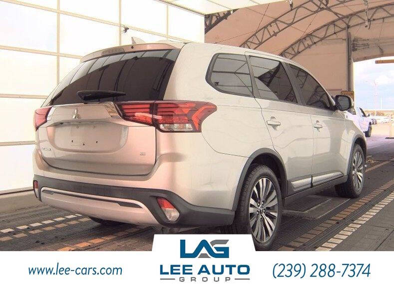 2020 Mitsubishi Outlander SE