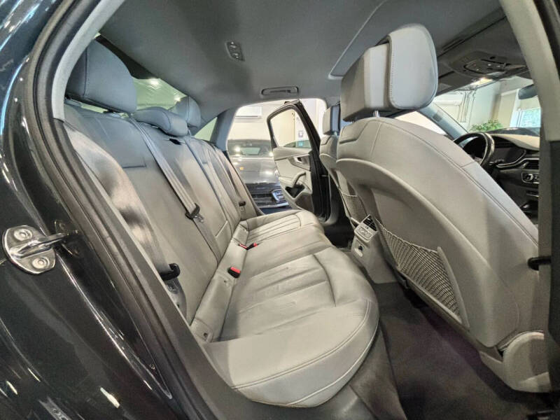 2017 Audi A4 2.0T quattro Prestige