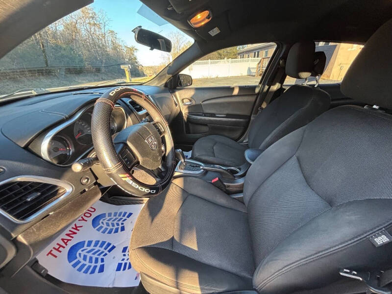 2013 Dodge Avenger SE