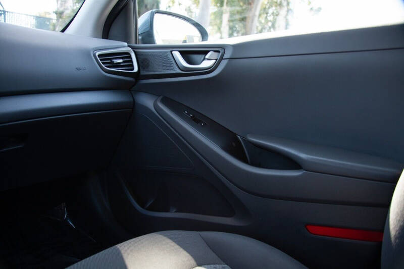 2019 Hyundai Ioniq Hybrid Blue