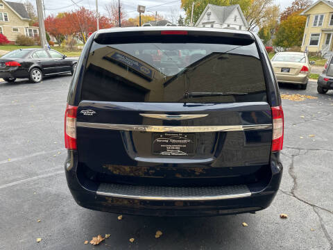 2016 Chrysler Town and Country Touring